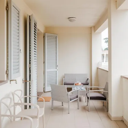 Casa Alessia - Romantic Urban Retreat With Terrace Apartment *