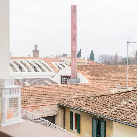 Casa Alessia - Romantic Urban Retreat With Terrace Florence